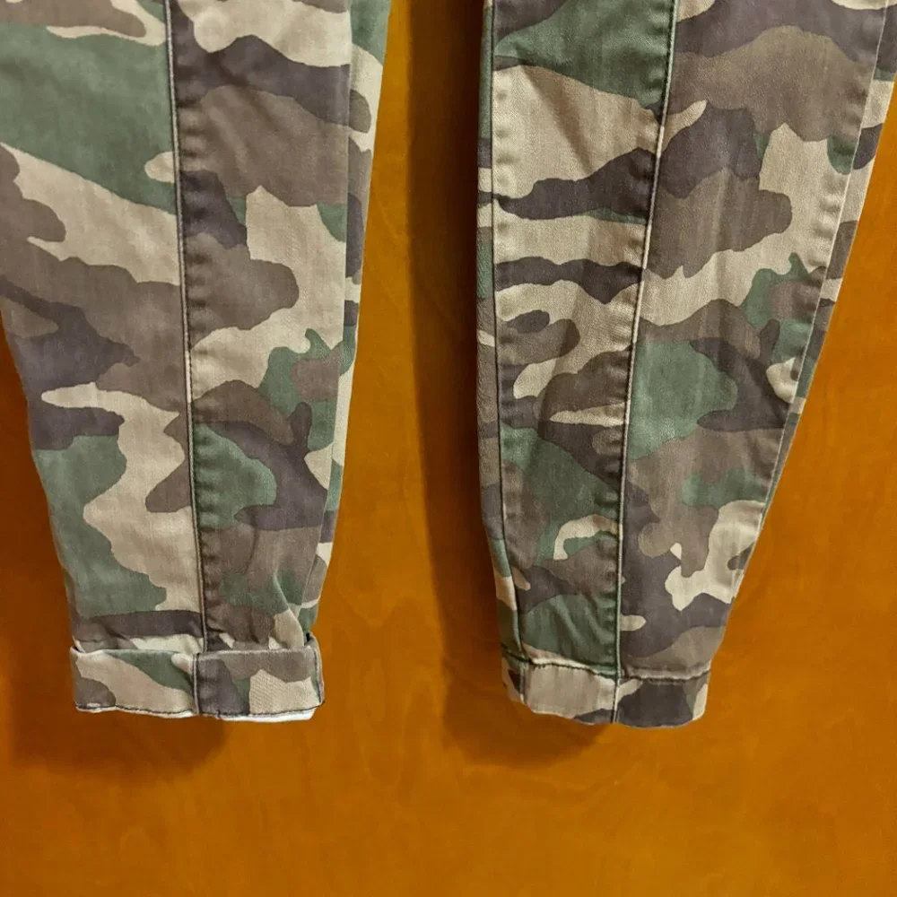 J. Crew Camo High Rise‎ Pants Vintage Straight Cargo Jeans Size Crop Leg Size 25